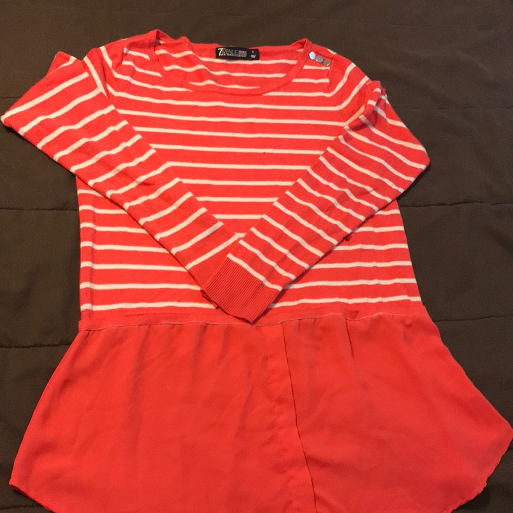 Beautiful ladies knit top!